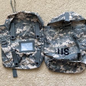 1 US ARMY Load-Carrying Equipment Pouches